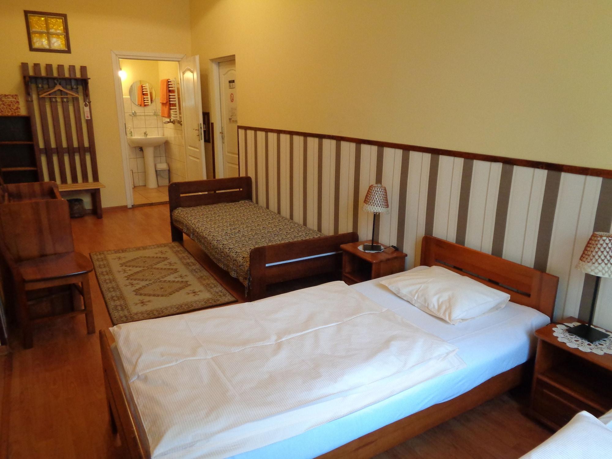 Globtroter Guest House Krakow Bagian luar foto