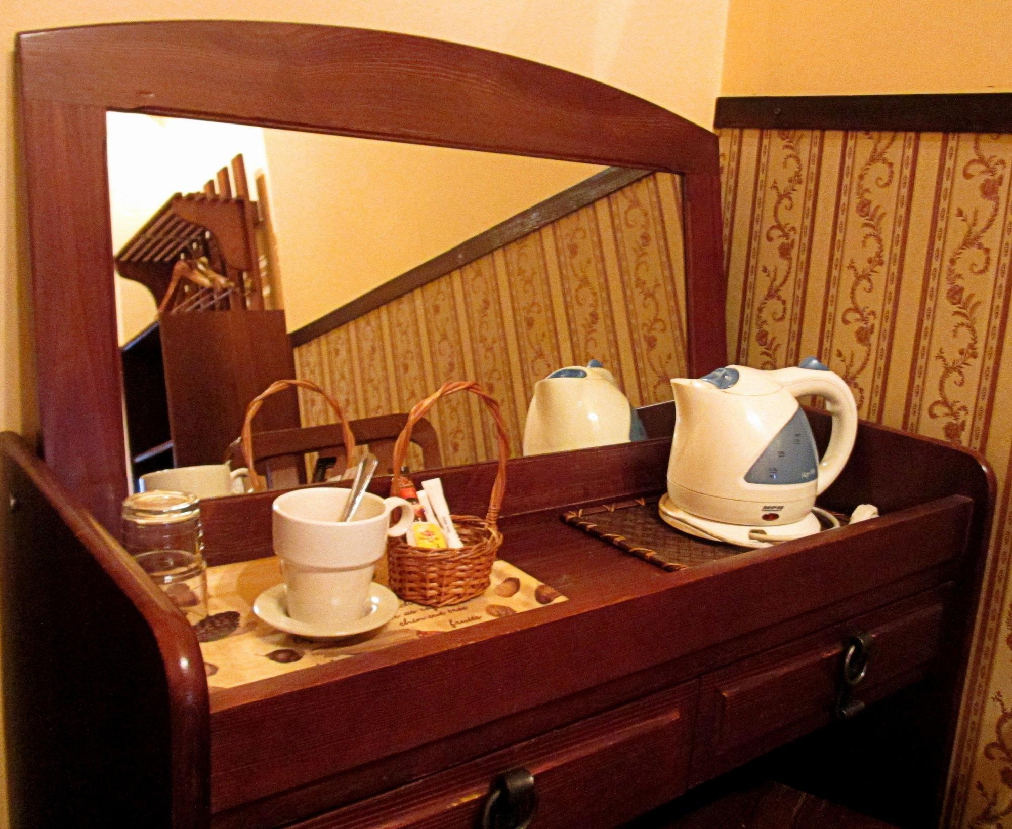 Globtroter Guest House Krakow Bagian luar foto