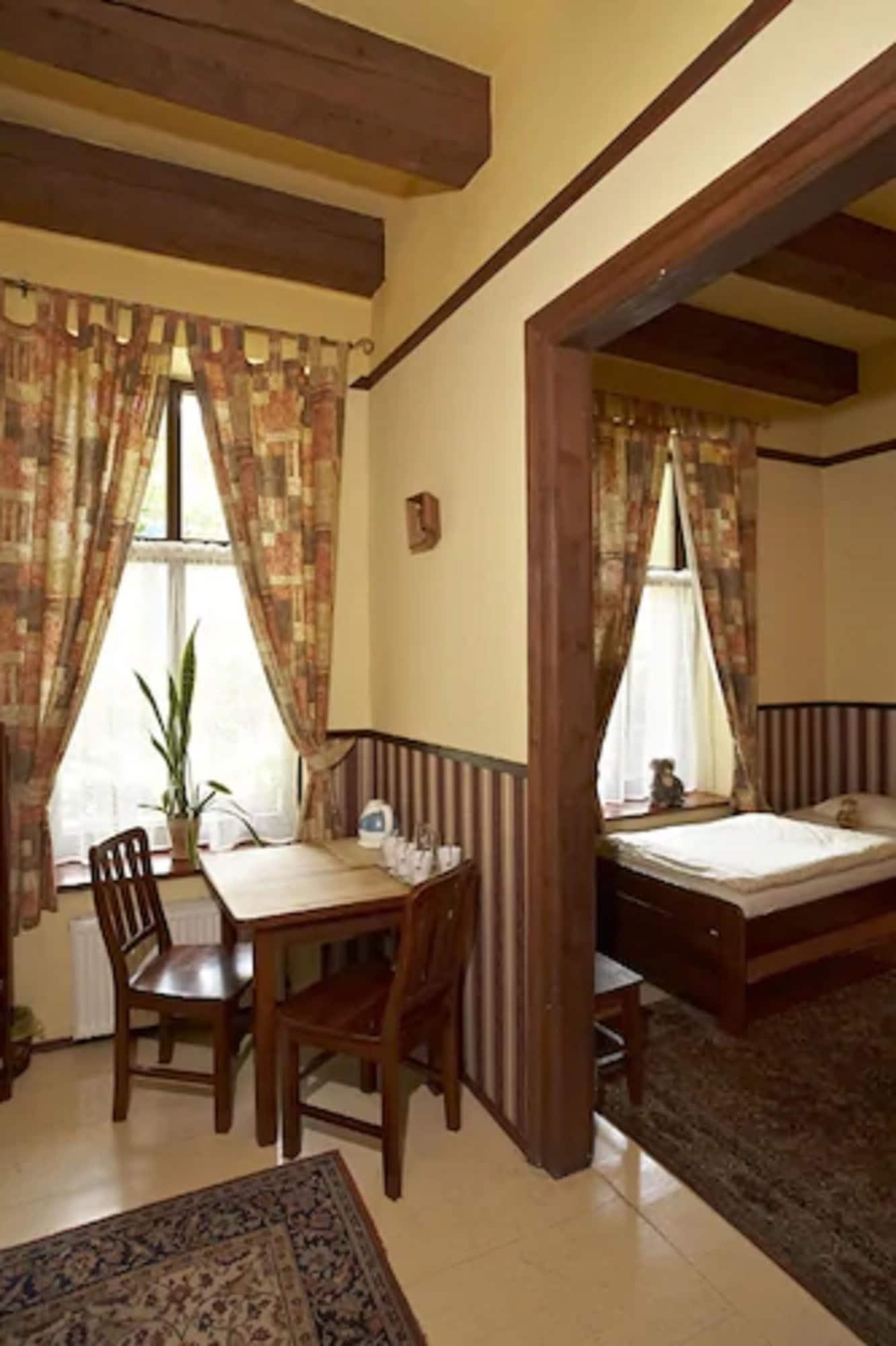 Globtroter Guest House Krakow Bagian luar foto