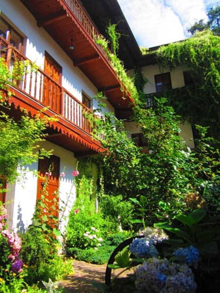 Globtroter Guest House Krakow Bagian luar foto