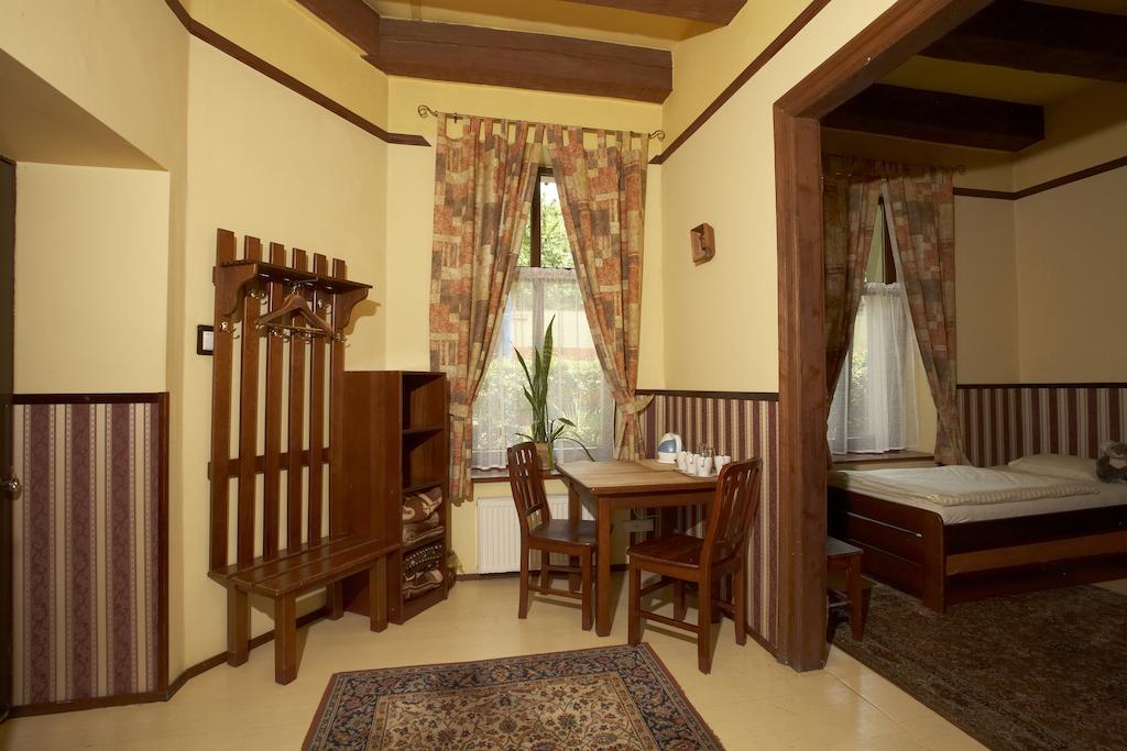 Globtroter Guest House Krakow Bagian luar foto